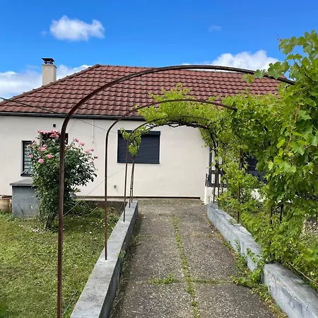 Maison Proche Clermont-fd Entre Chu Et Cezeaux -parking Beaumont (Puy-de-Dome)